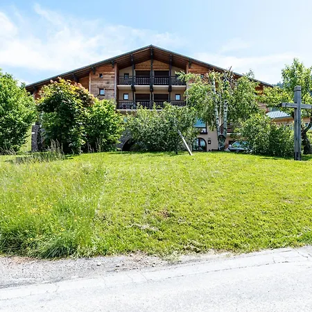 4 - La Bruyere *